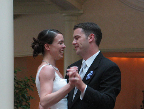 The first married dance together. Awwwwwwwww...